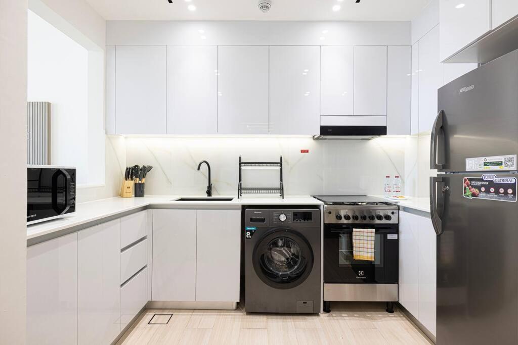Apartment Fully Furnished Luxe 1br In Jvc