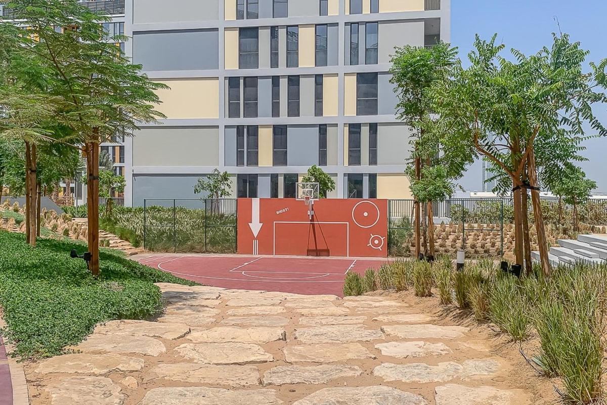 Frank Porter - Noor 3 Midtown Dubai