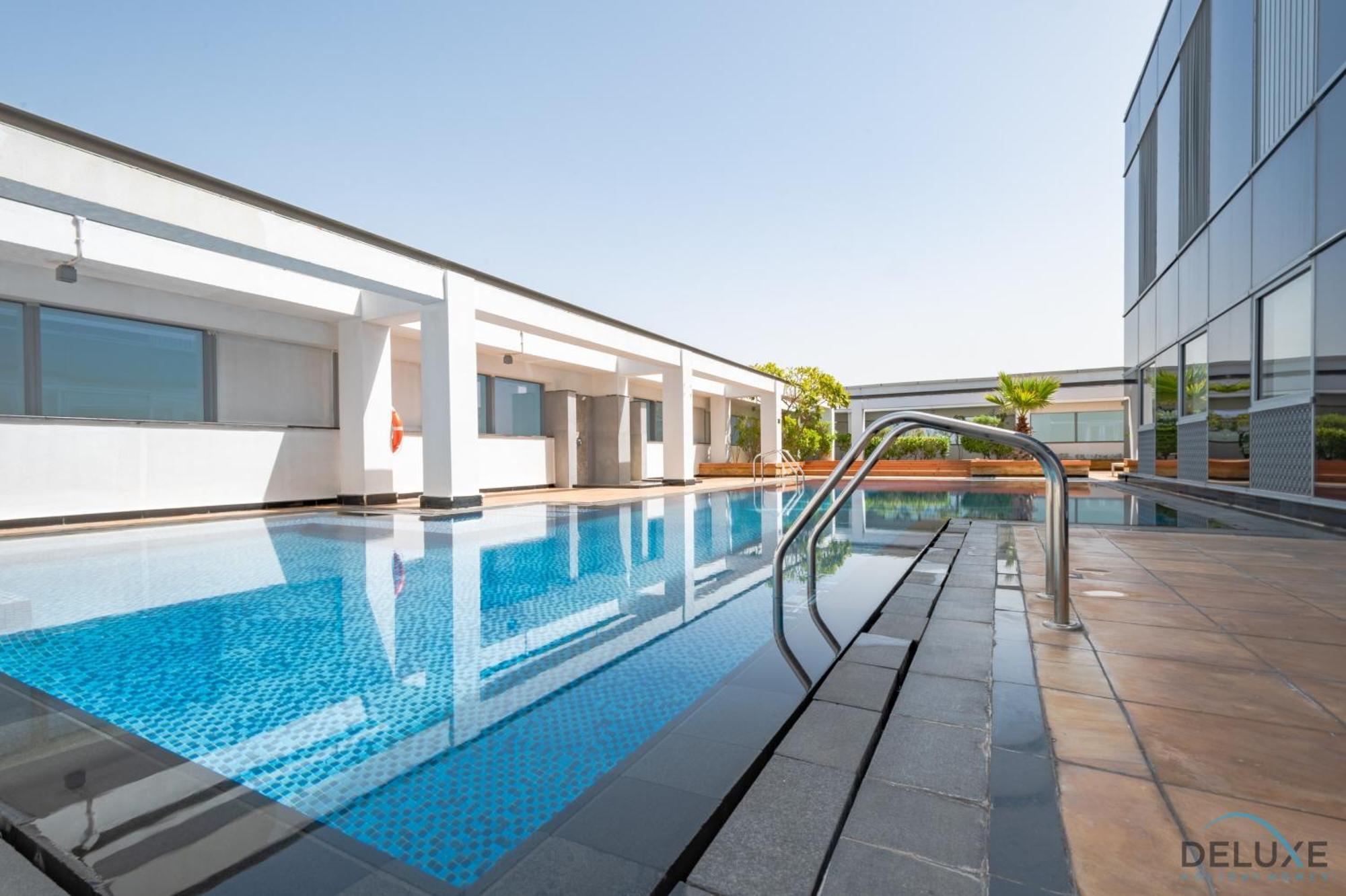 Apartment Limited Time Stylish With Great Amenities By Deluxe Homes *