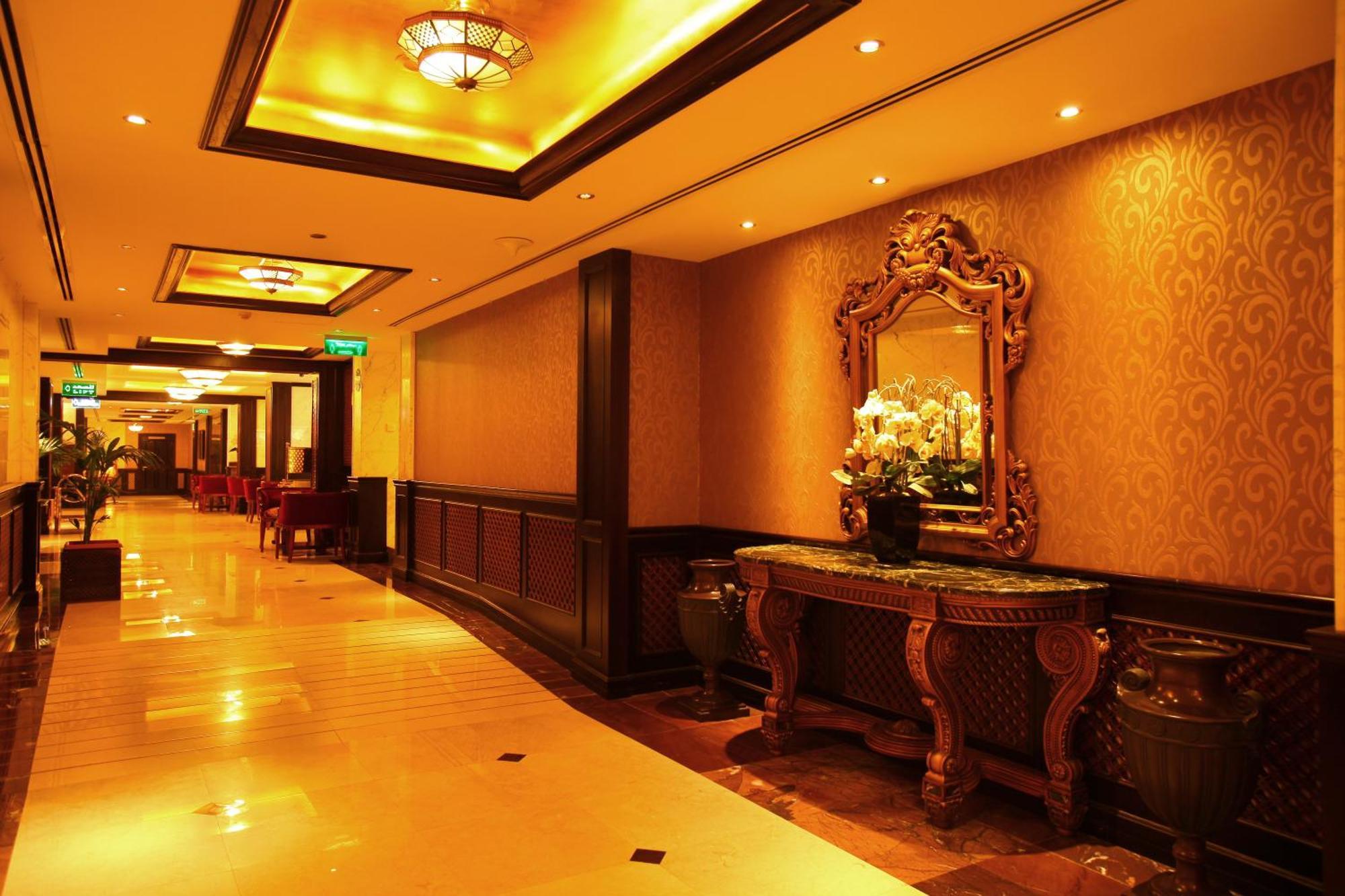 Arabian Courtyard & Spa Hotel 4*