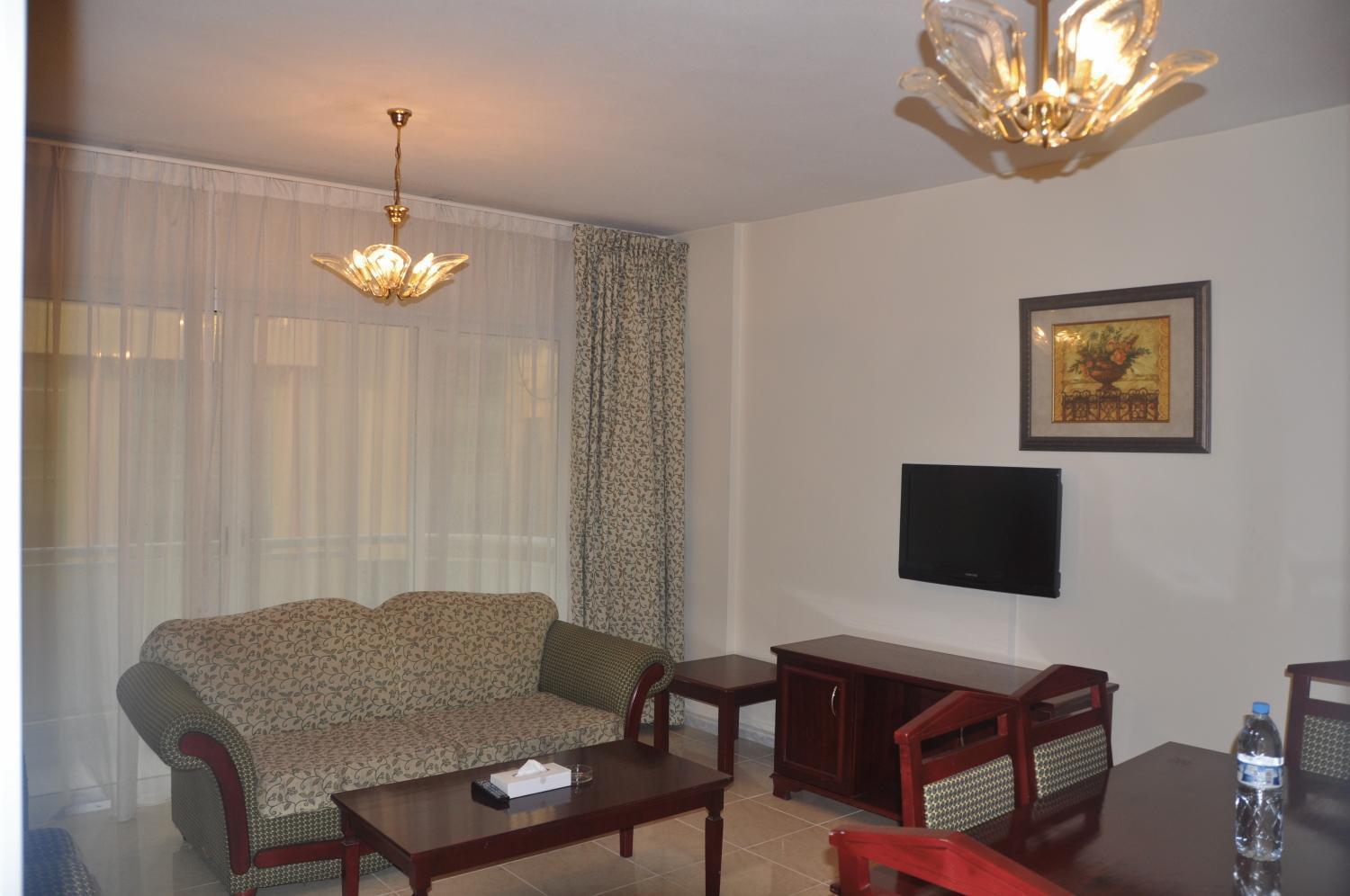 Royal Plaza 3*