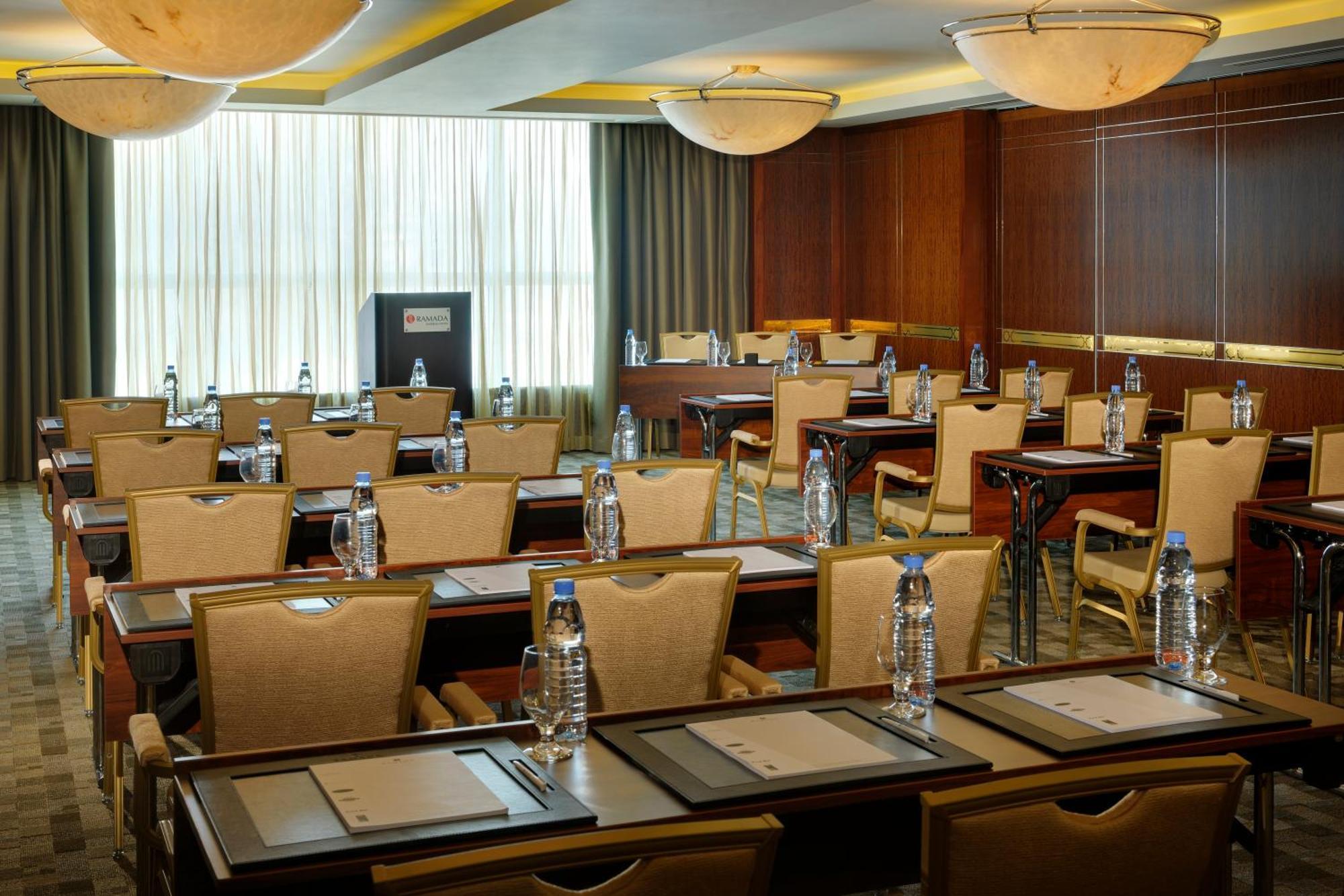 Crowne Plaza - Jumeirah By Ihg 5*