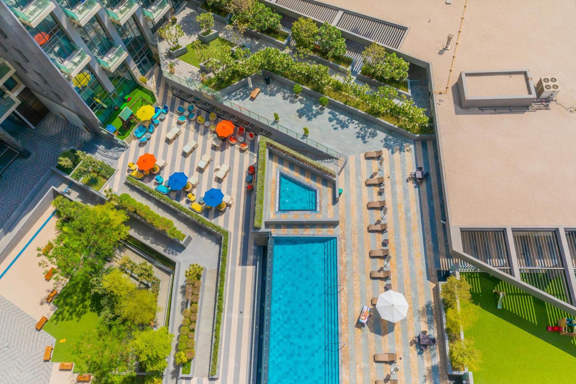 Eden's Homes & - Millennium Atria Residences Apartment