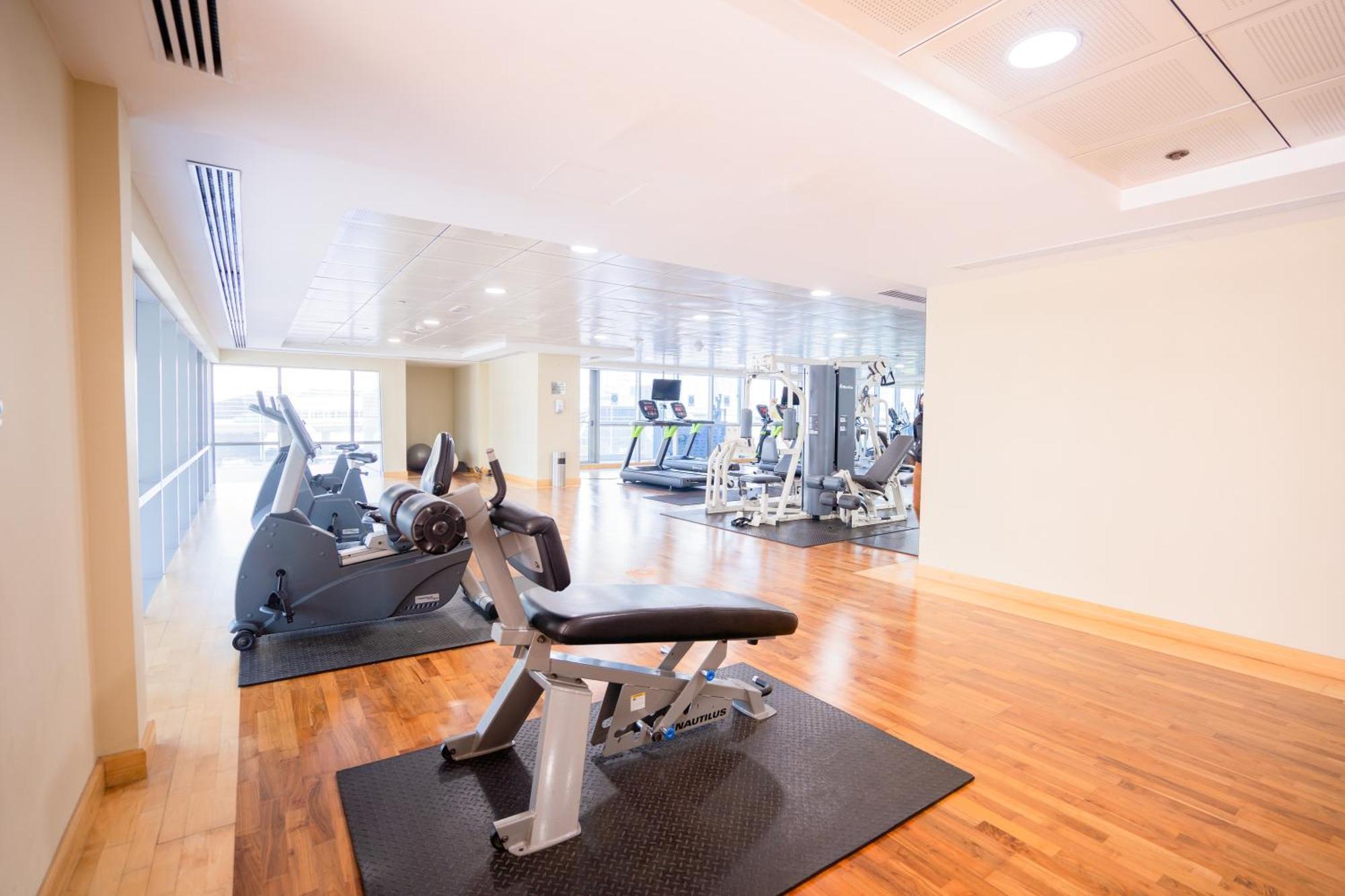 Elegant In Jlt Near Metro With Qbed, Pool, Gym, Fast Wi-fi * Dubai
