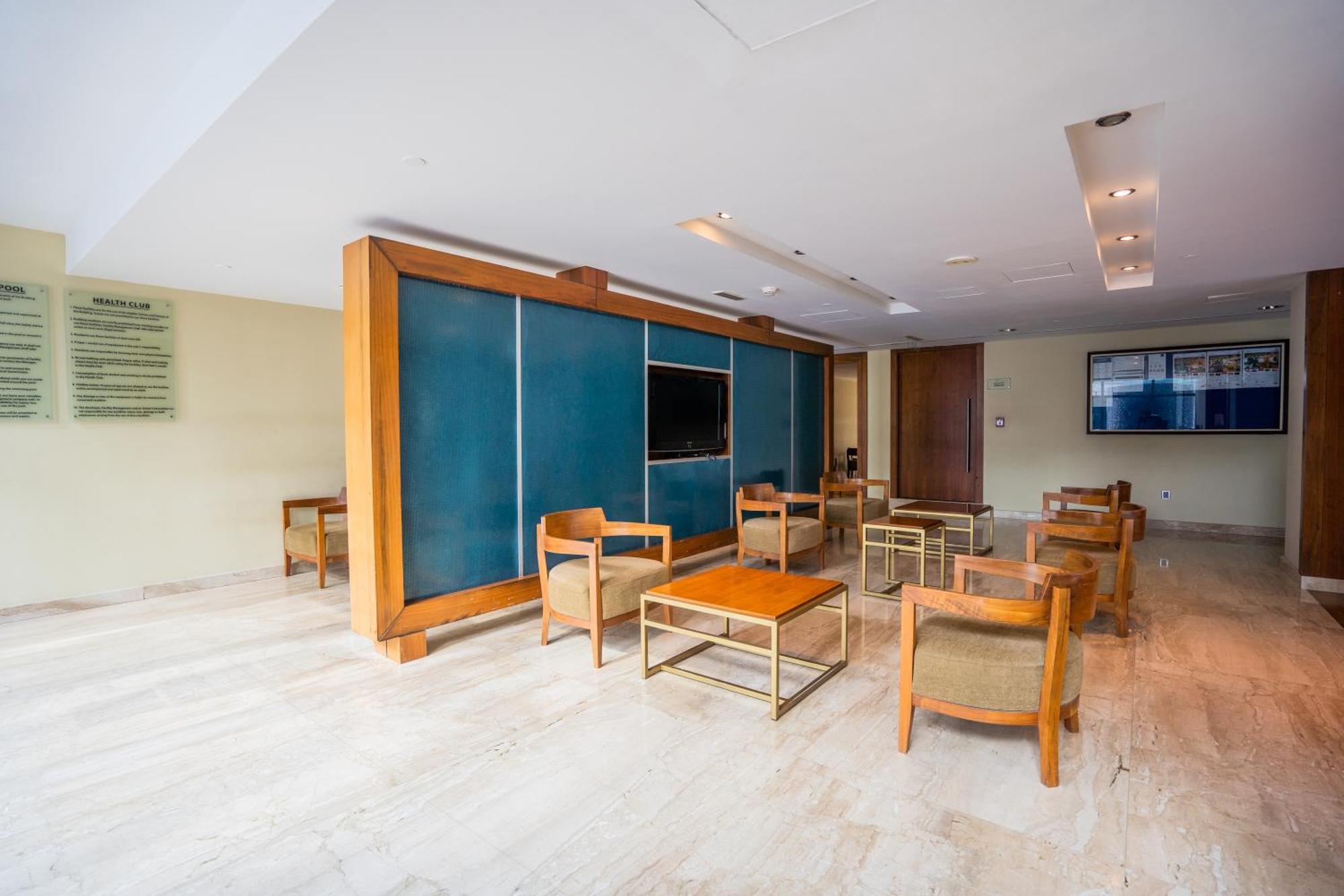 Elegant In Jlt Near Metro With Qbed, Pool, Gym, Fast Wi-fi Dubai