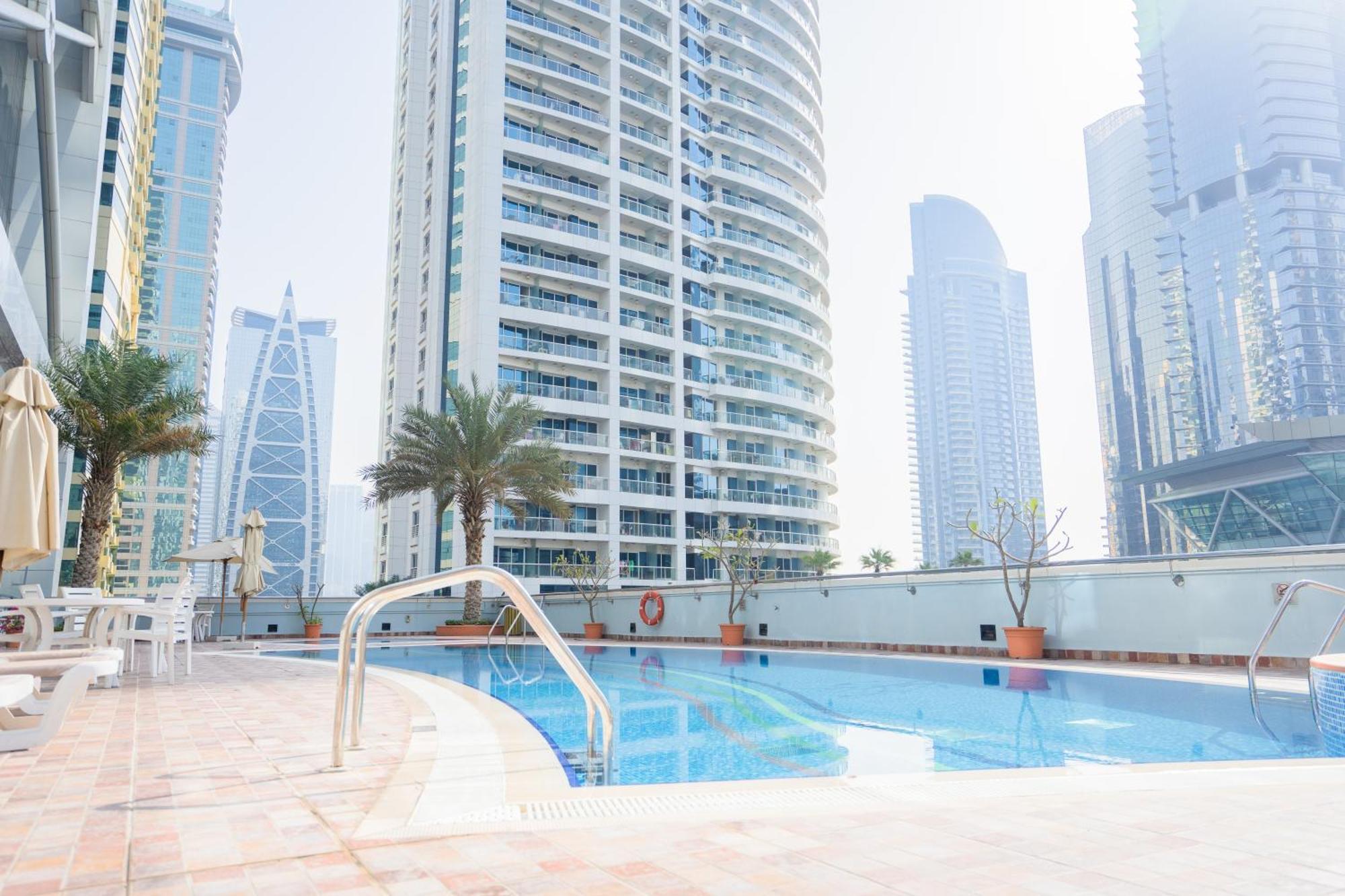 Elegant In Jlt Near Metro With Qbed, Pool, Gym, Fast Wi-fi * Dubai