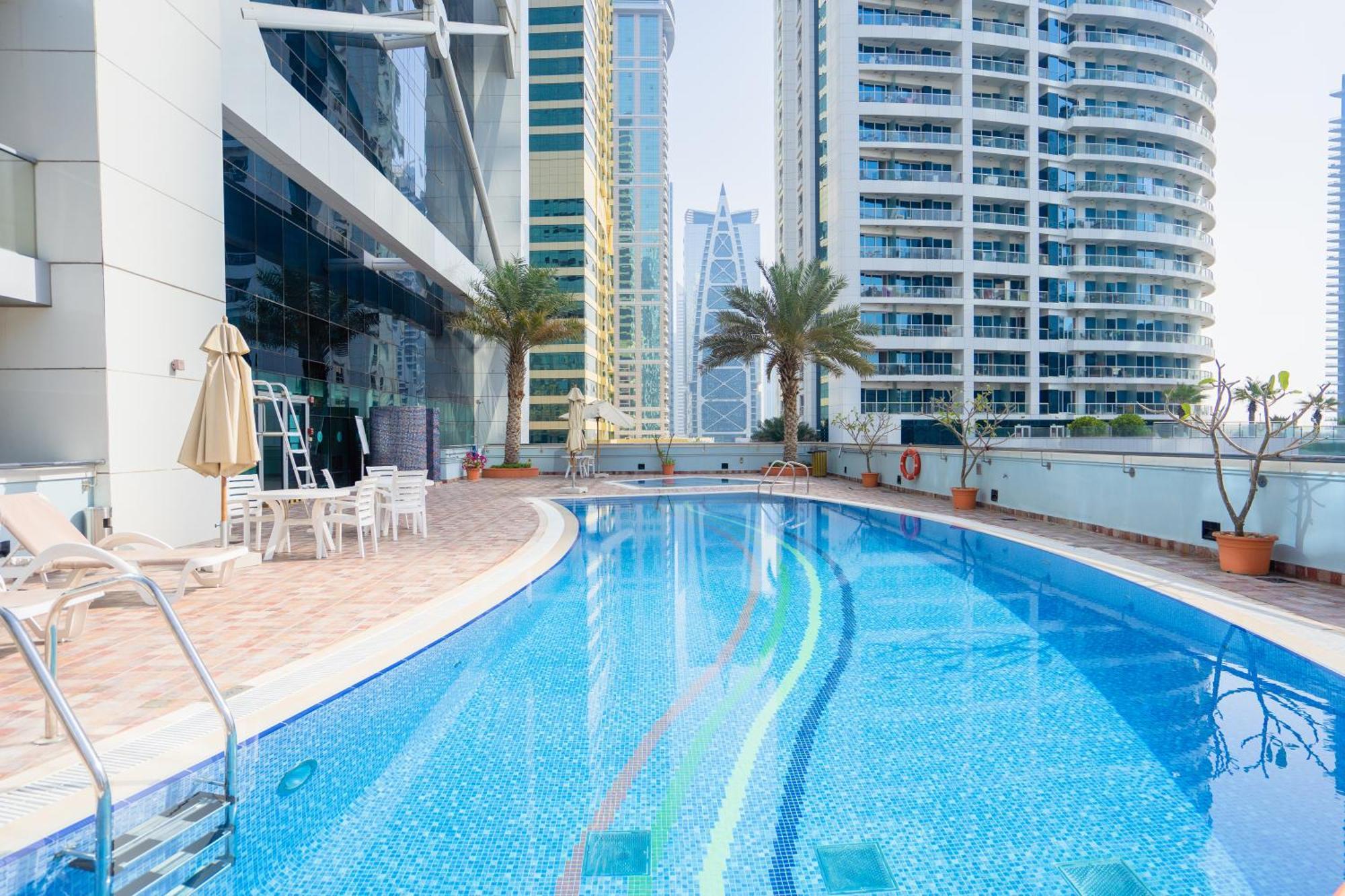 Elegant In Jlt Near Metro With Qbed, Pool, Gym, Fast Wi-fi Apartment *