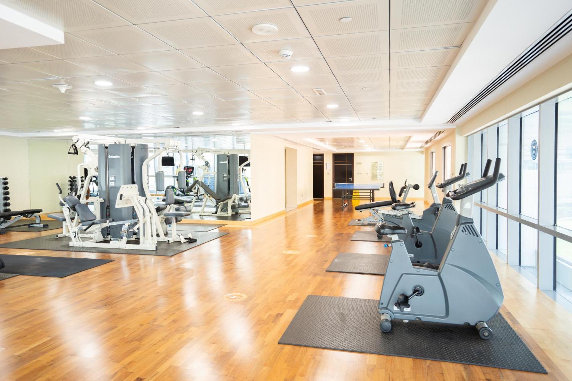 Elegant In Jlt Near Metro With Qbed, Pool, Gym, Fast Wi-fi * Dubai