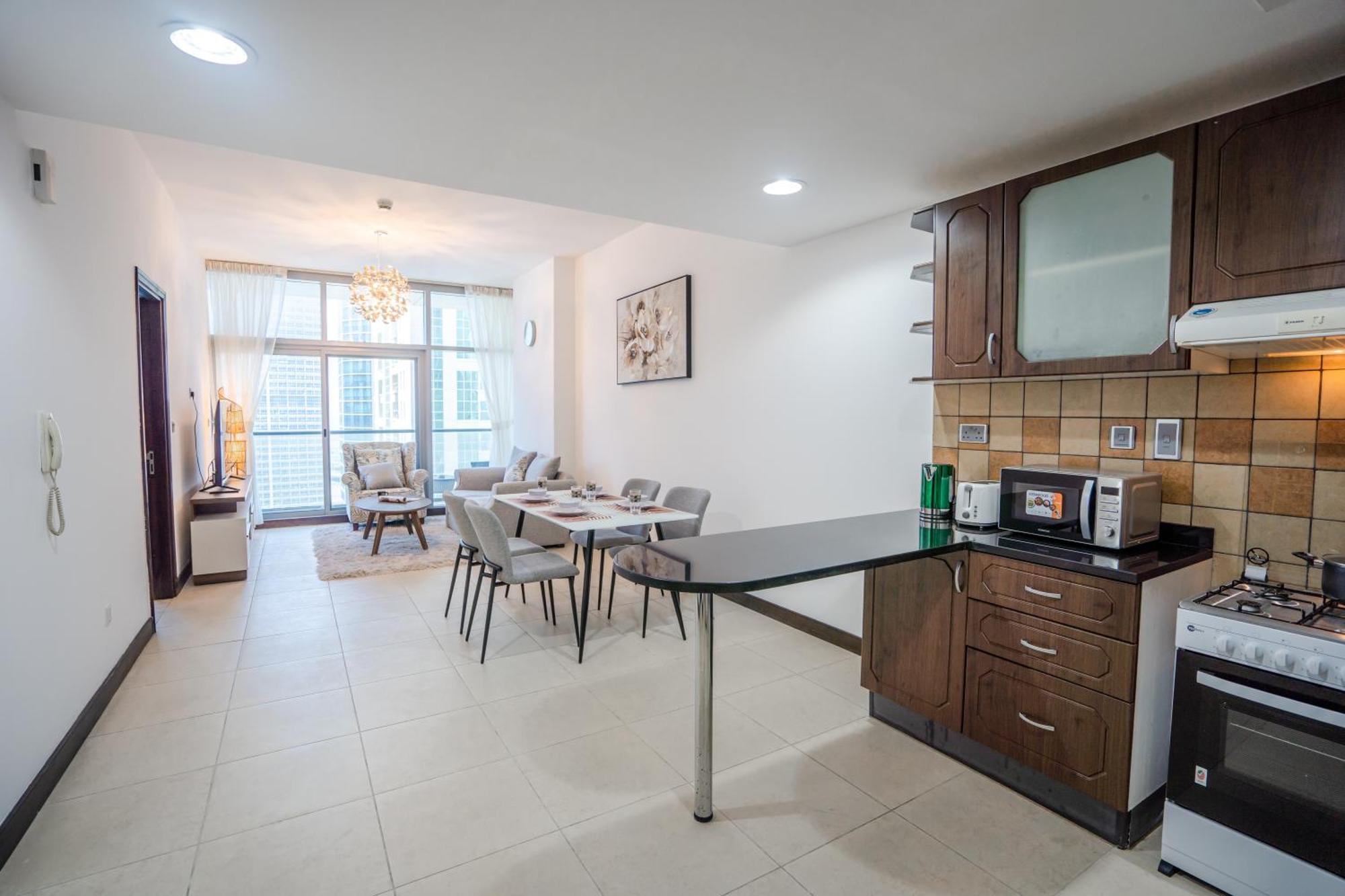 Apartment Elegant In Jlt Near Metro With Qbed, Pool, Gym, Fast Wi-fi *