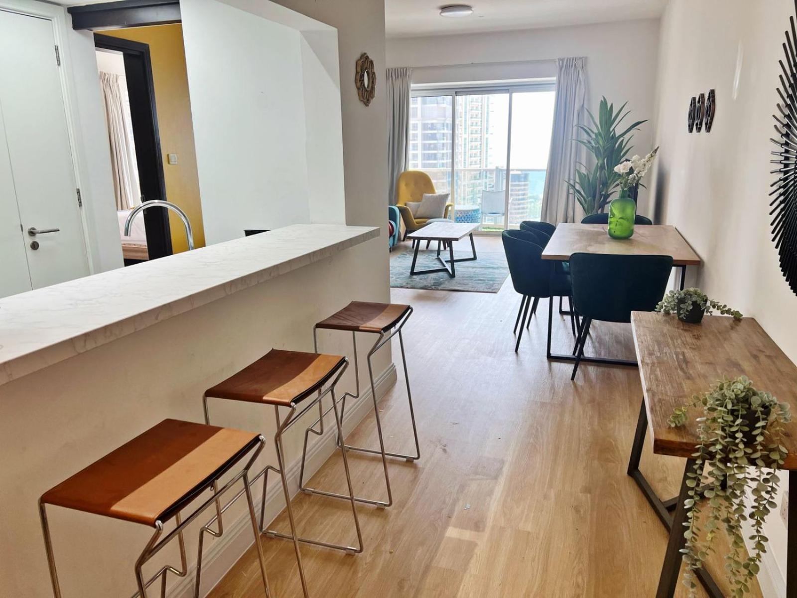Newly Renovated Marina & Sea View Family *