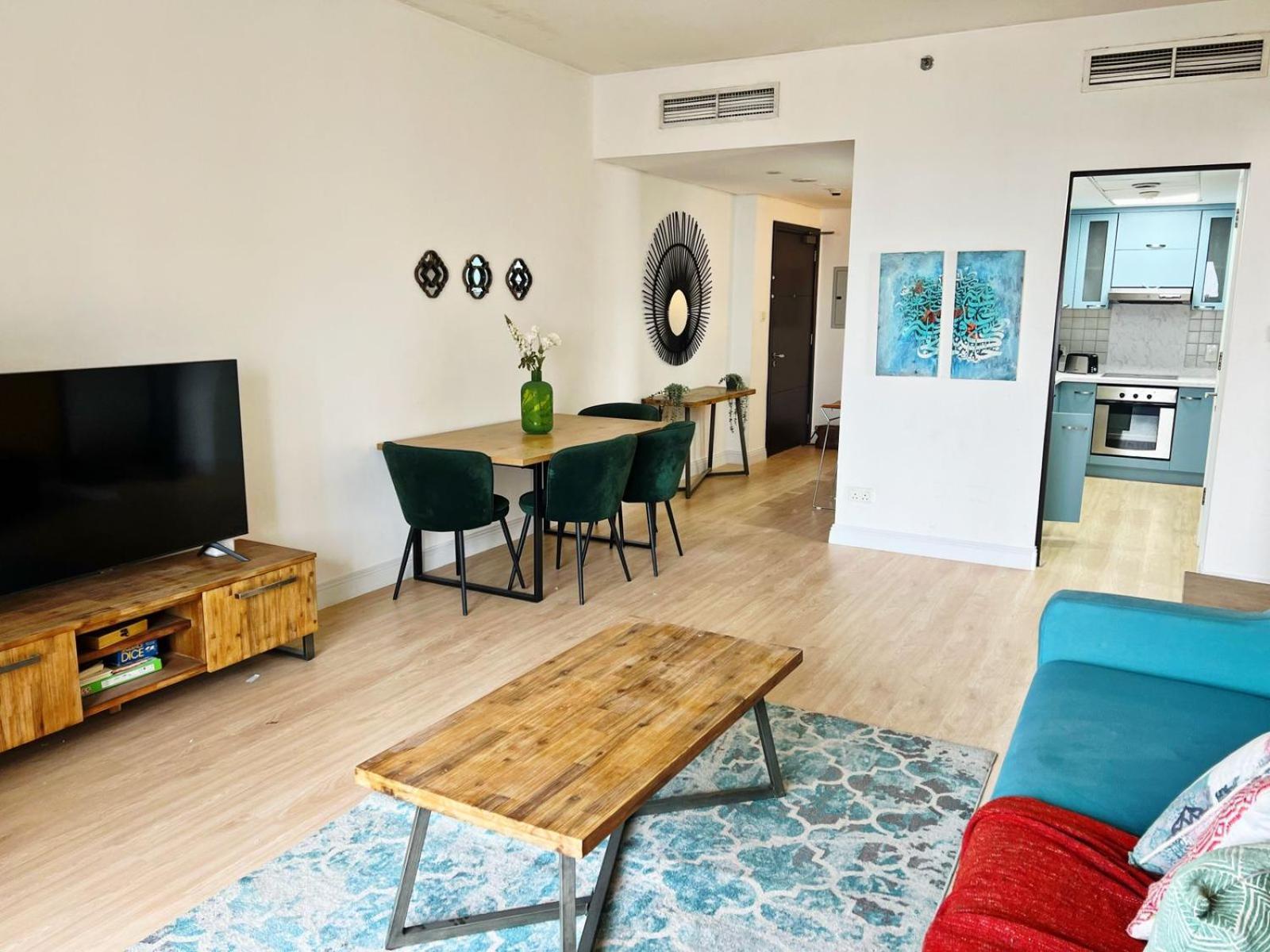 Newly Renovated Marina & Sea View Family Apartment