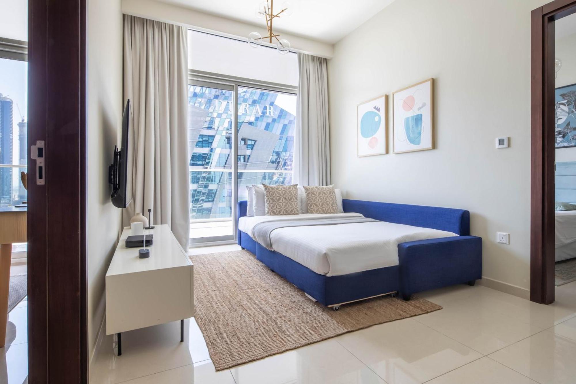 Frank Porter - Vera Apartment Dubai