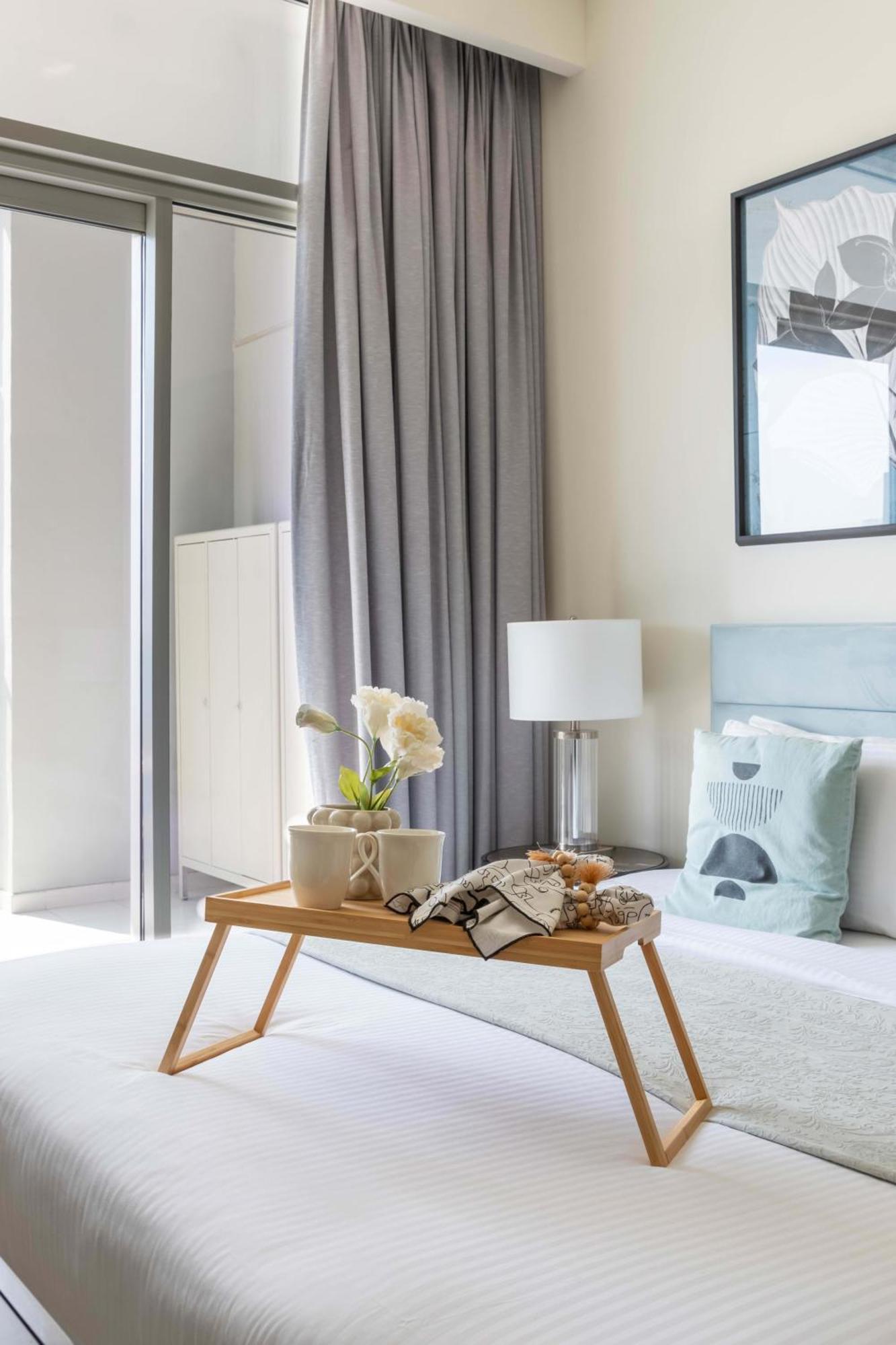 Frank Porter - Vera Apartment *