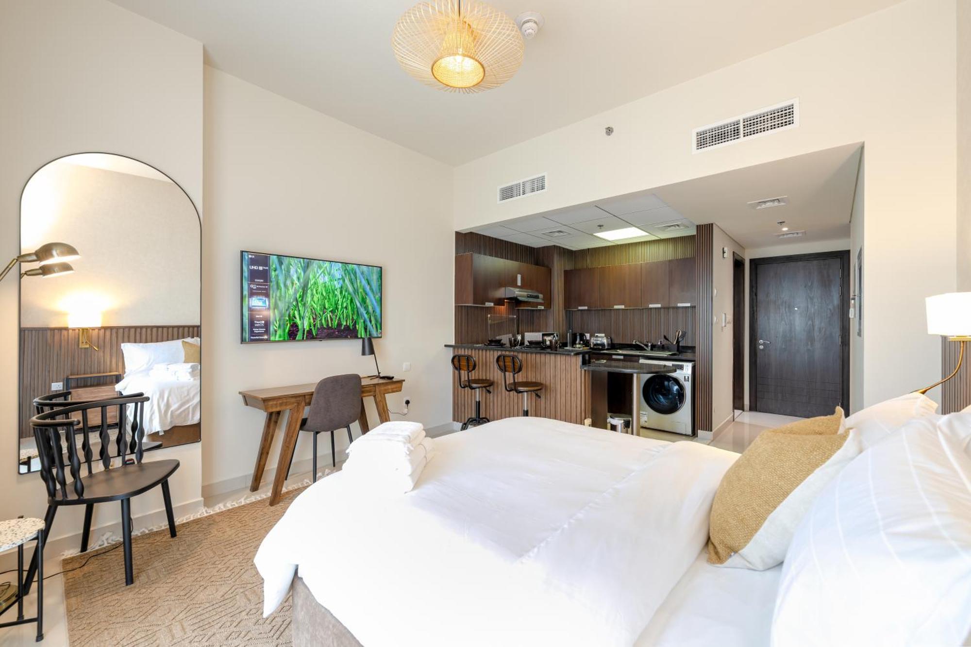 Elegant - Golf Views - Sports - *