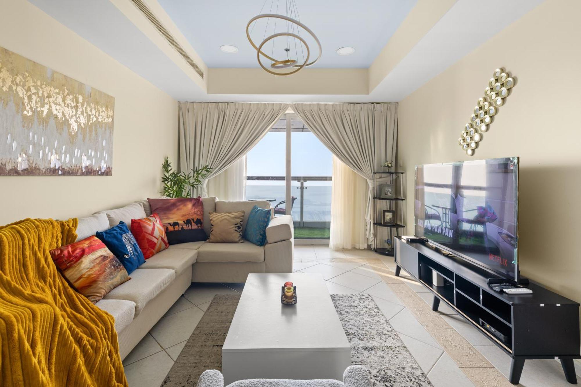Spectacular 2 Bedroom Marina Sea Views Dubai