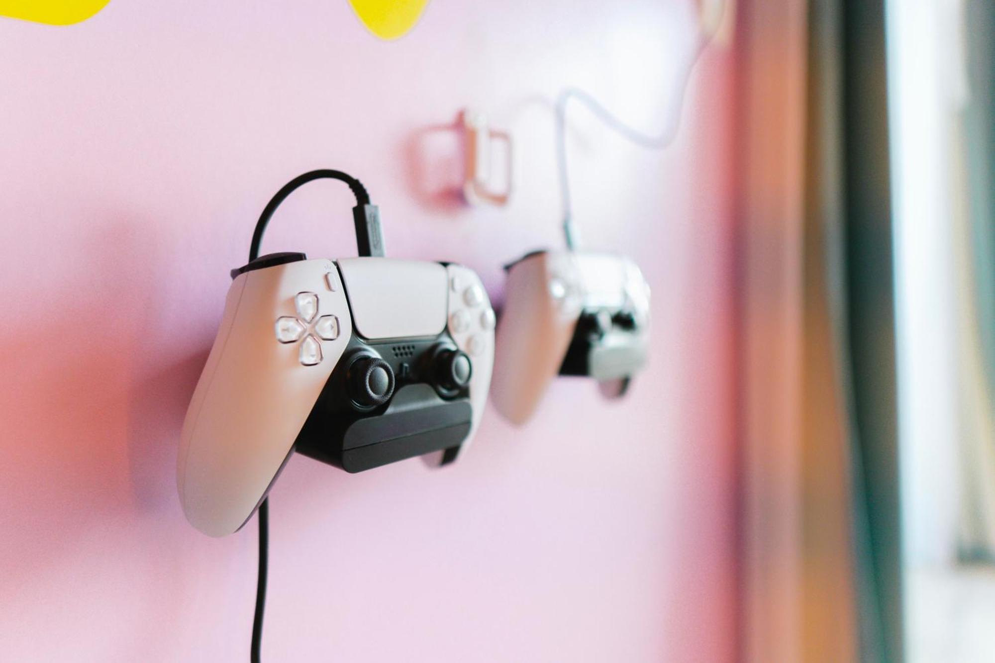 Capsule Flora Business Bay View Burj Khalifa-pool Table-game Arcade-projector-playstation 5 Apartment