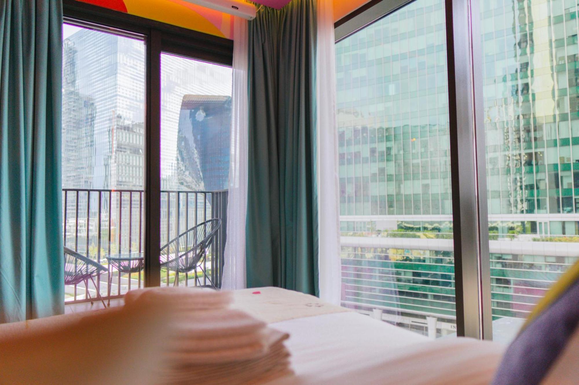Capsule Flora Business Bay View Burj Khalifa-pool Table-game Arcade-projector-playstation 5 Dubai