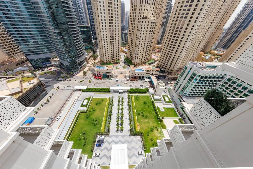 Luxury And Comfy 1br In Jbr Near The Apartment Dubai