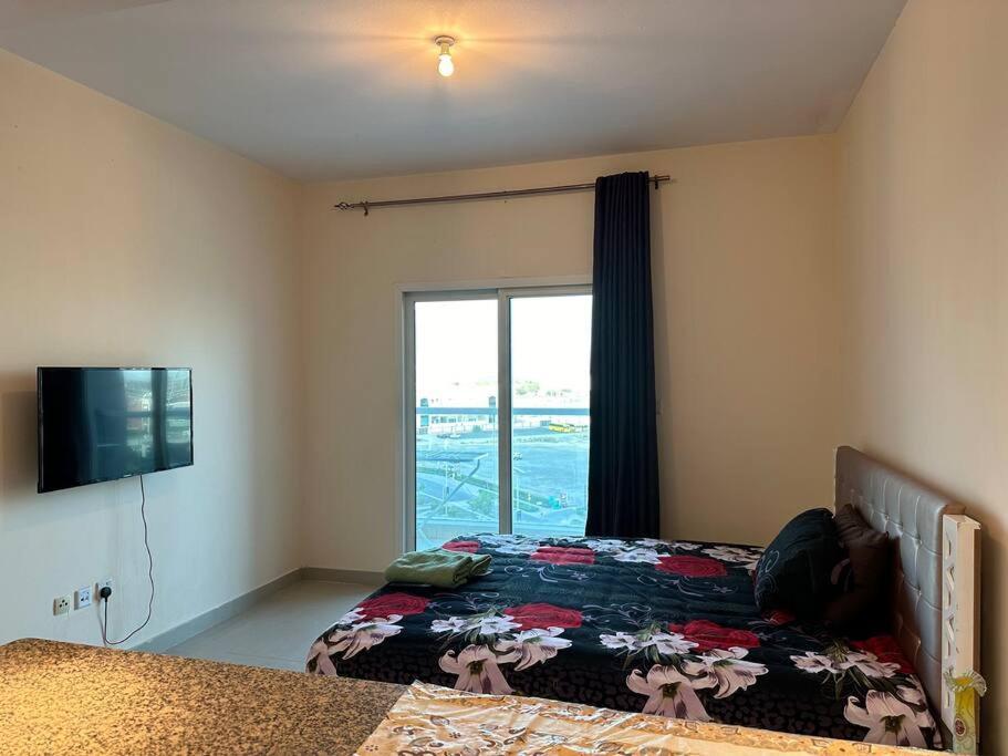 Studio In Sports City Low Price *