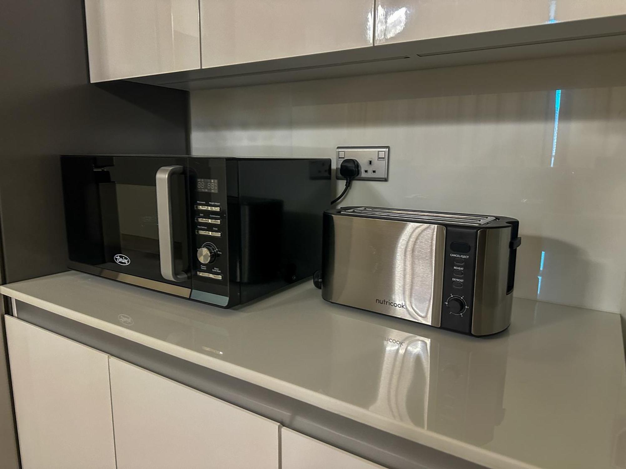 2-bedroom Unit - Business Bay * Dubai
