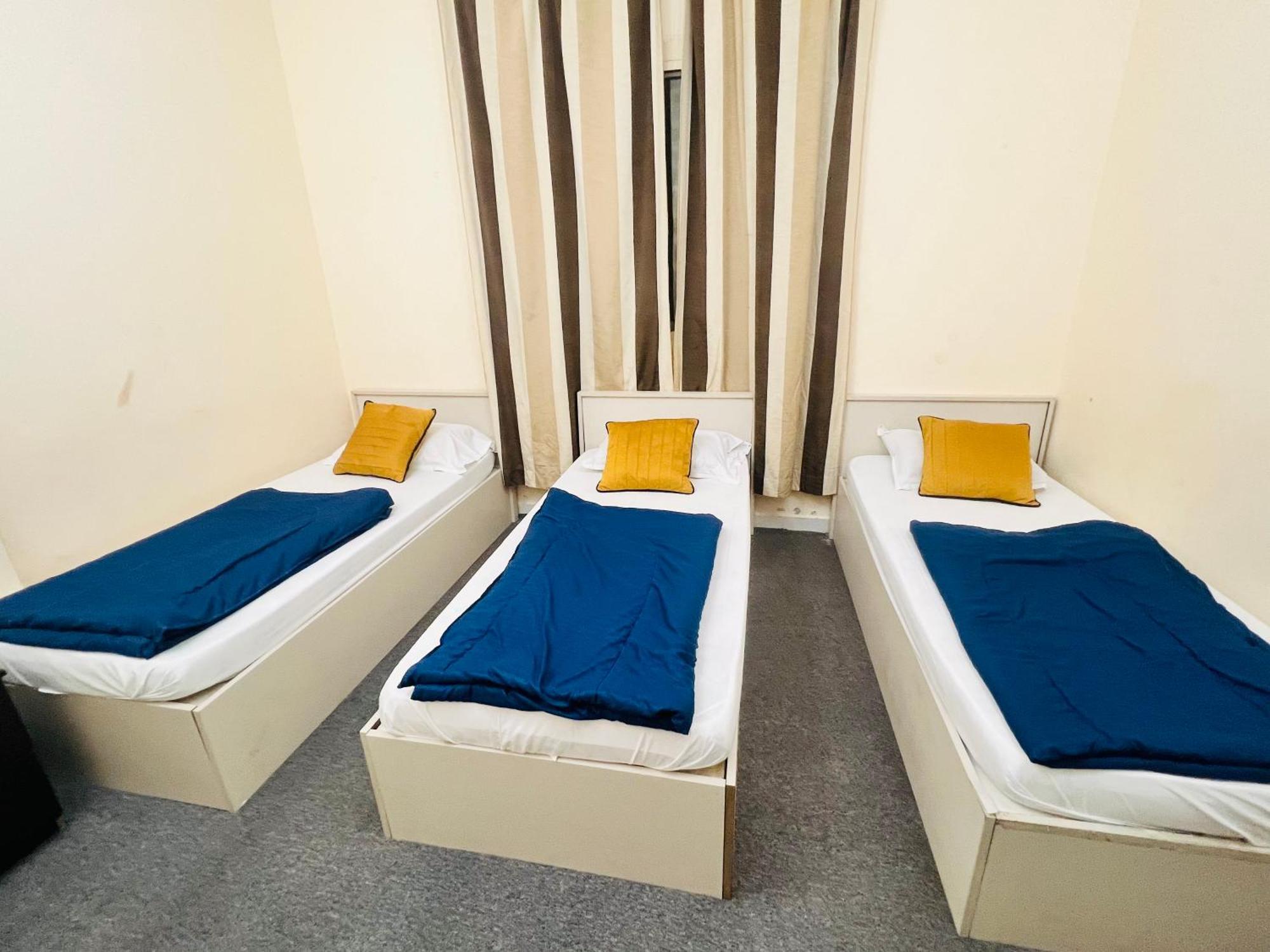 Hostel Short Term Tourist Place Dubai