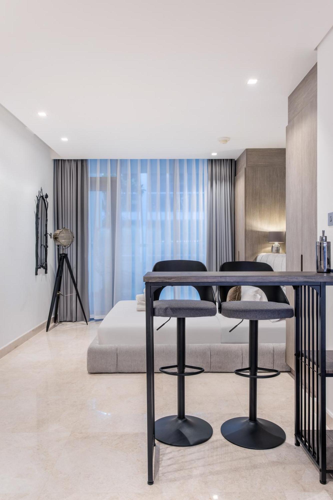 Cozy & Lux Studio-walk To Burj Khalifasleeps 3 Dubai