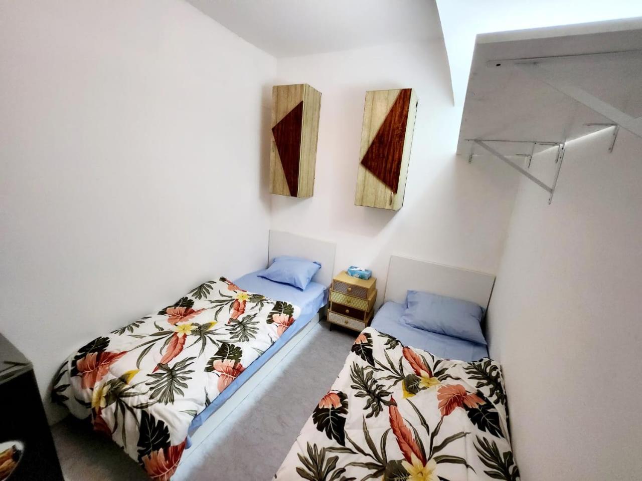 Guest house Amazing Couples Partition 7 Min Walking From Mall Of Emirates Dubai