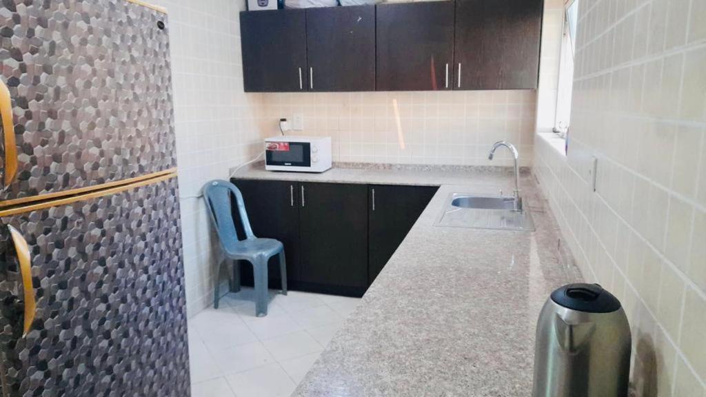 Amazing Couples Partition 7 Min Walking From Mall Of Emirates Dubai