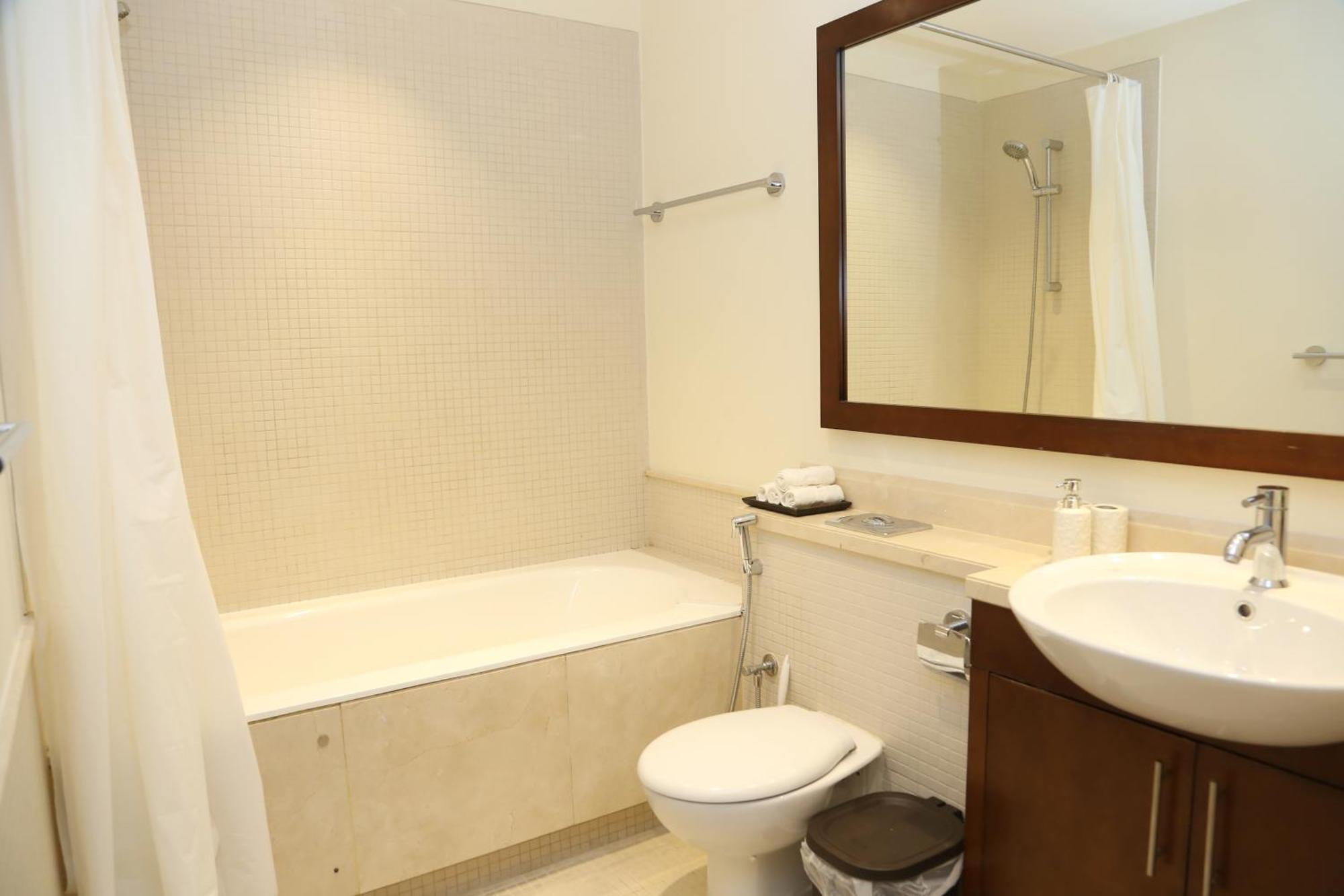 Luxury 1-br Near Burj Khalifa And Mall Apartment *