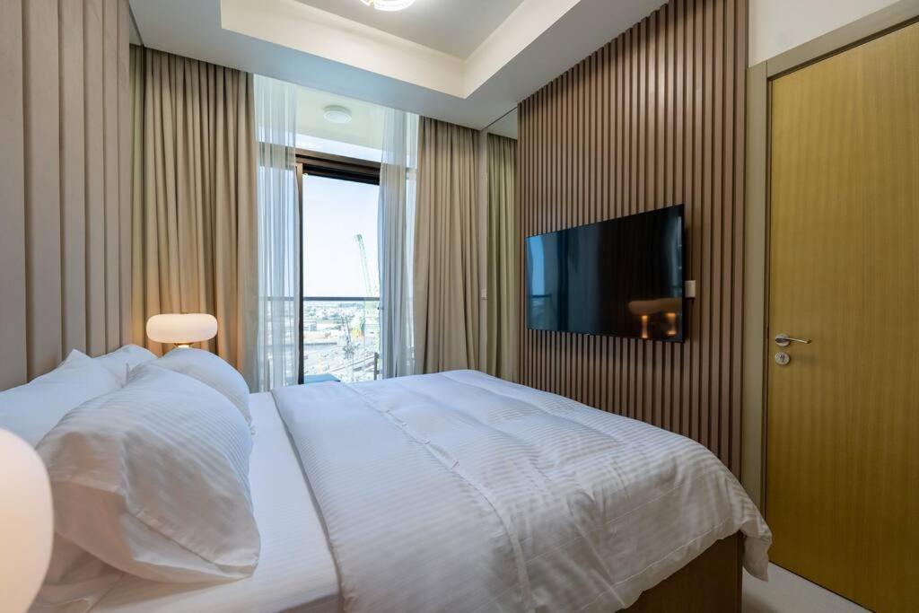 Elegant 2 Bedroom In Aykon City Tower C *