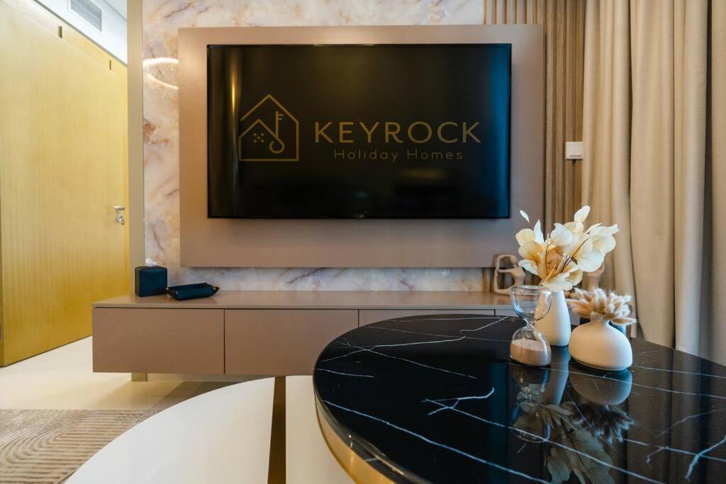 Elegant 2 Bedroom In Aykon City Tower C *