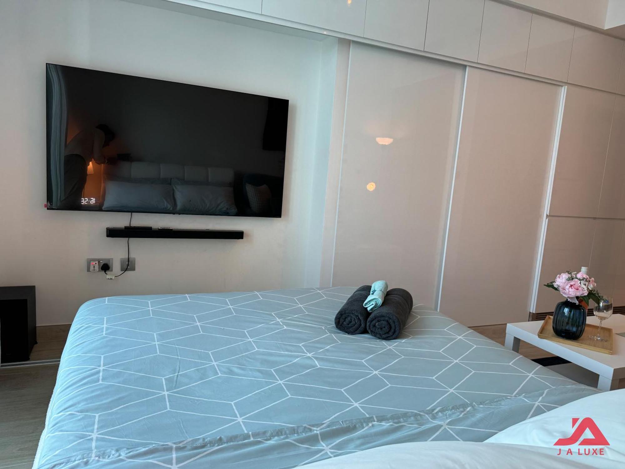 Warm Cozy Partial Sea View In Marina With Modern Gym & Pool, Steps To Jbr Beach, Marina Walk & Metro Apartment Dubai
