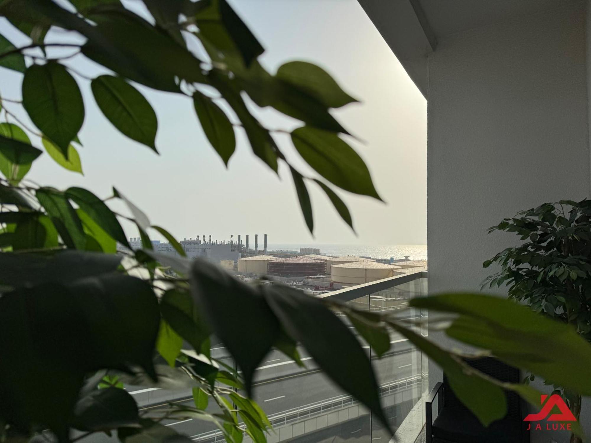 Warm Cozy Partial Sea View In Marina With Modern Gym & Pool, Steps To Jbr Beach, Marina Walk & Metro *
