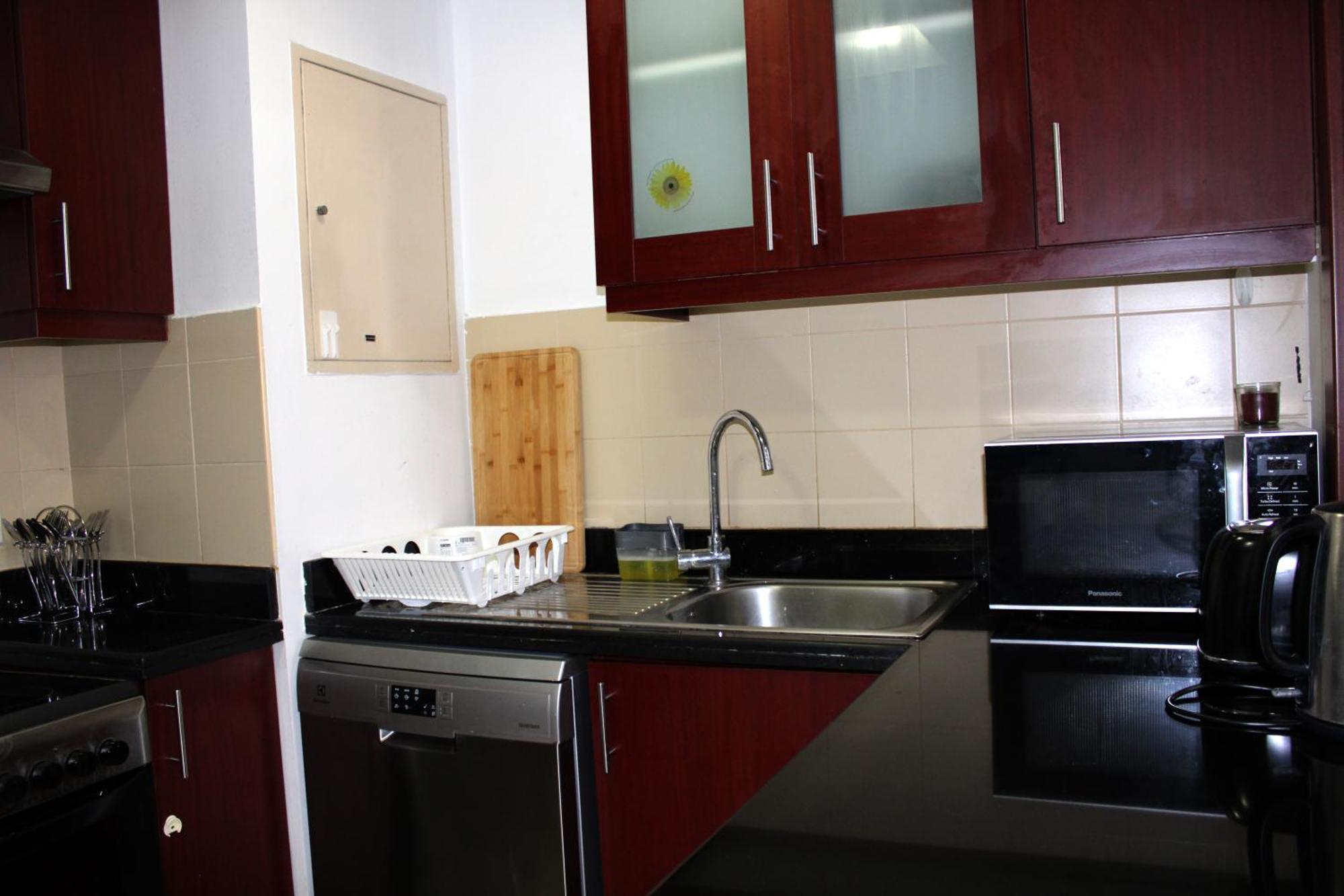 Urban Panda Skyview Jbr Homestay