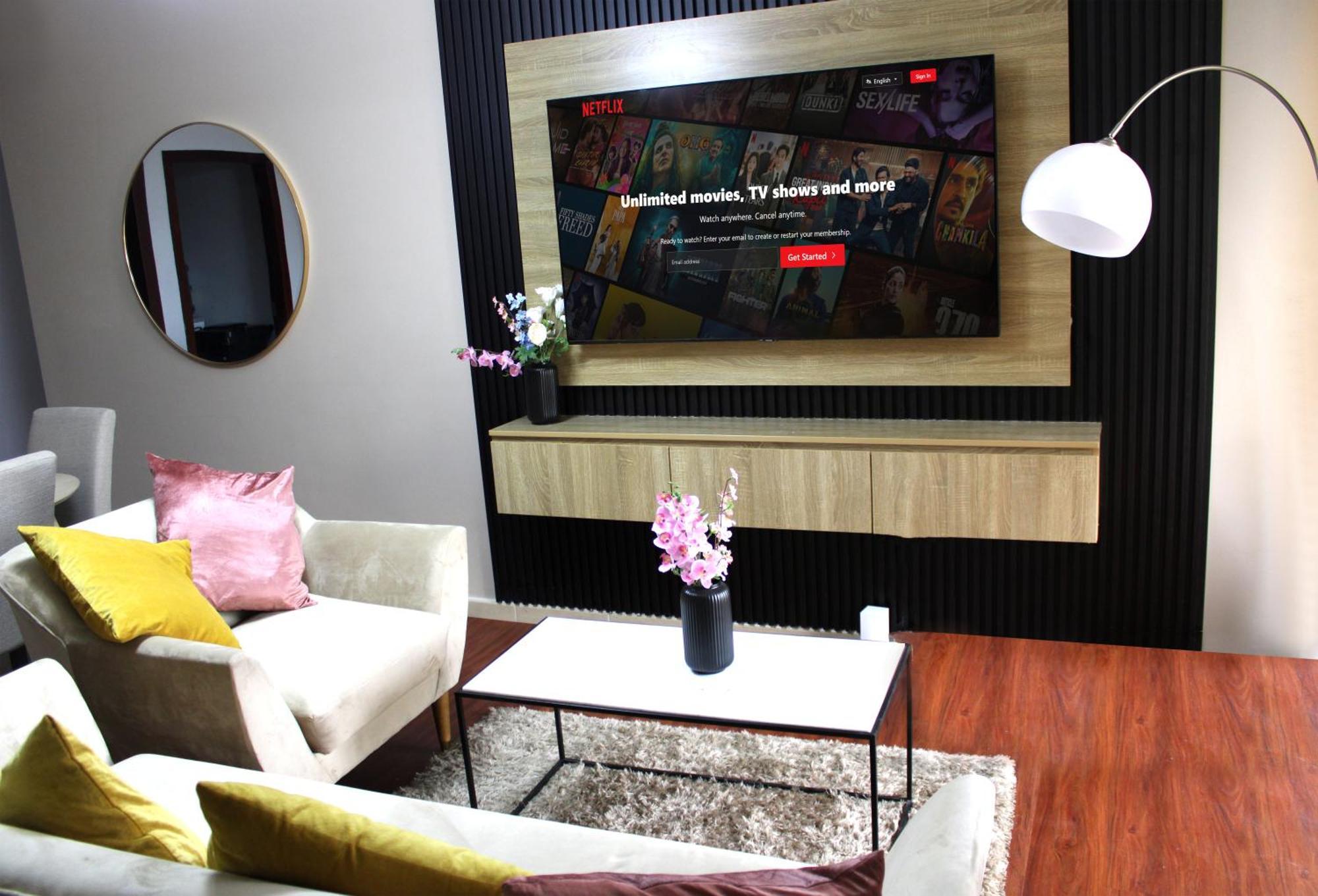 Urban Panda Skyview Jbr Homestay