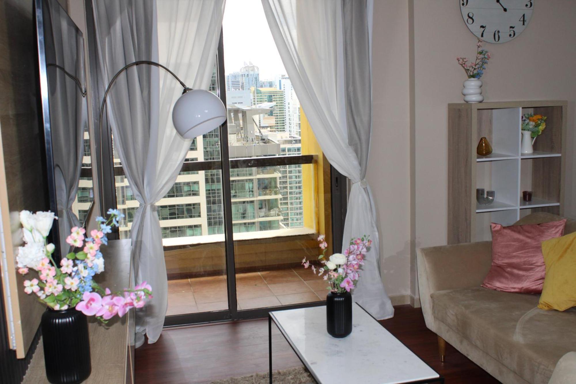 Urban Panda Skyview Jbr Homestay *