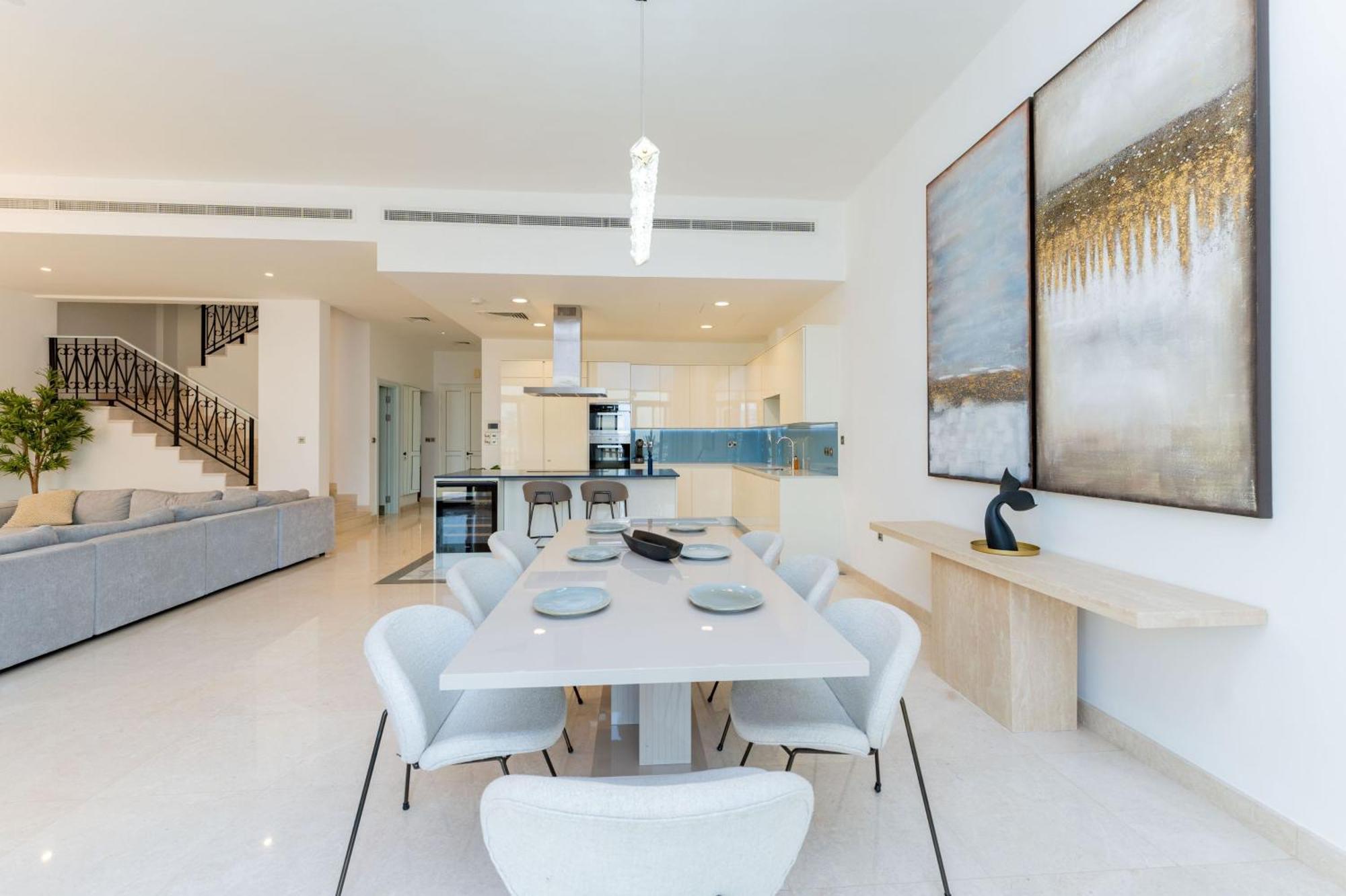 Villa Private 5 Bedroom *