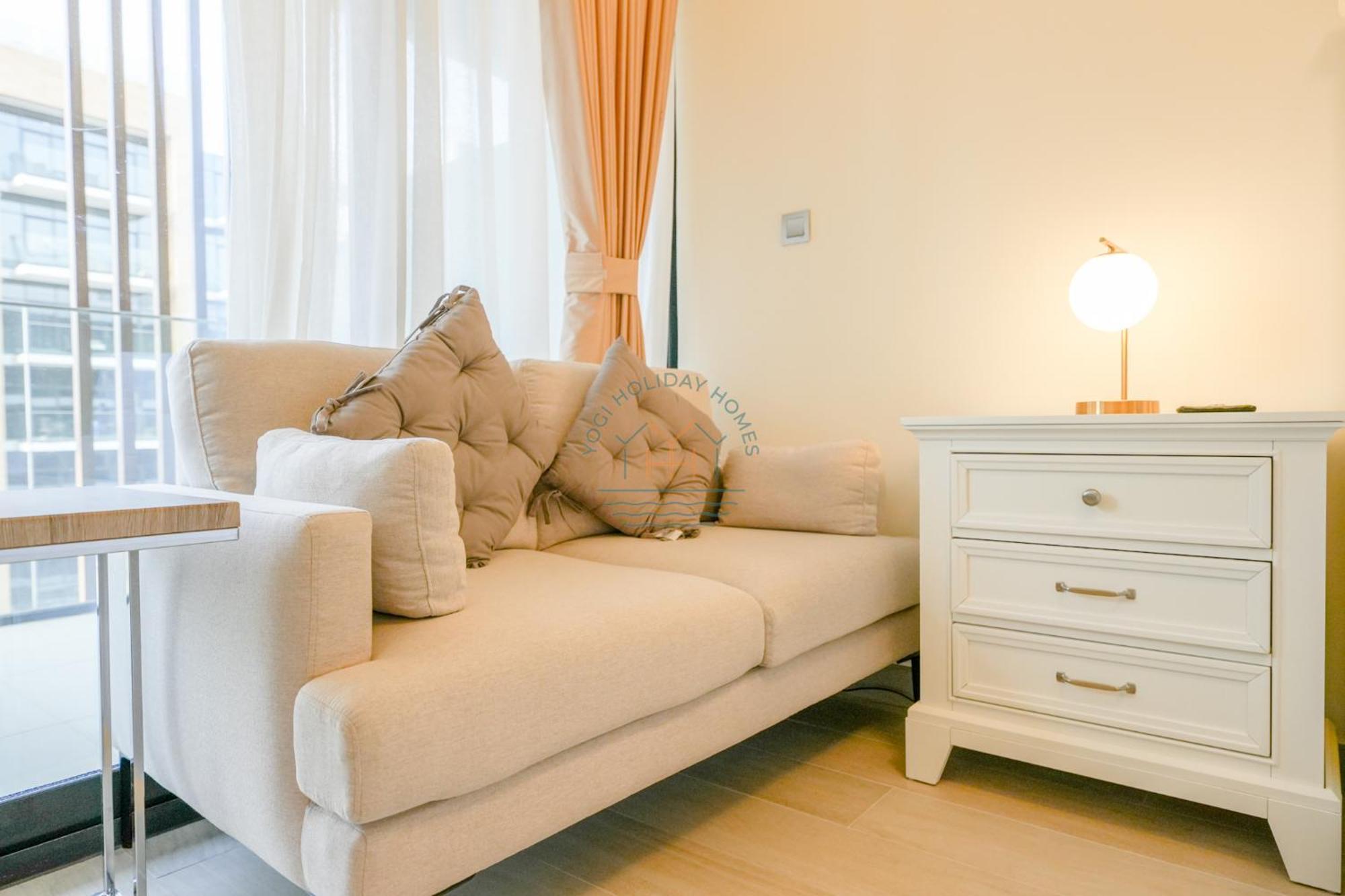 Azizi Riviera 18 *