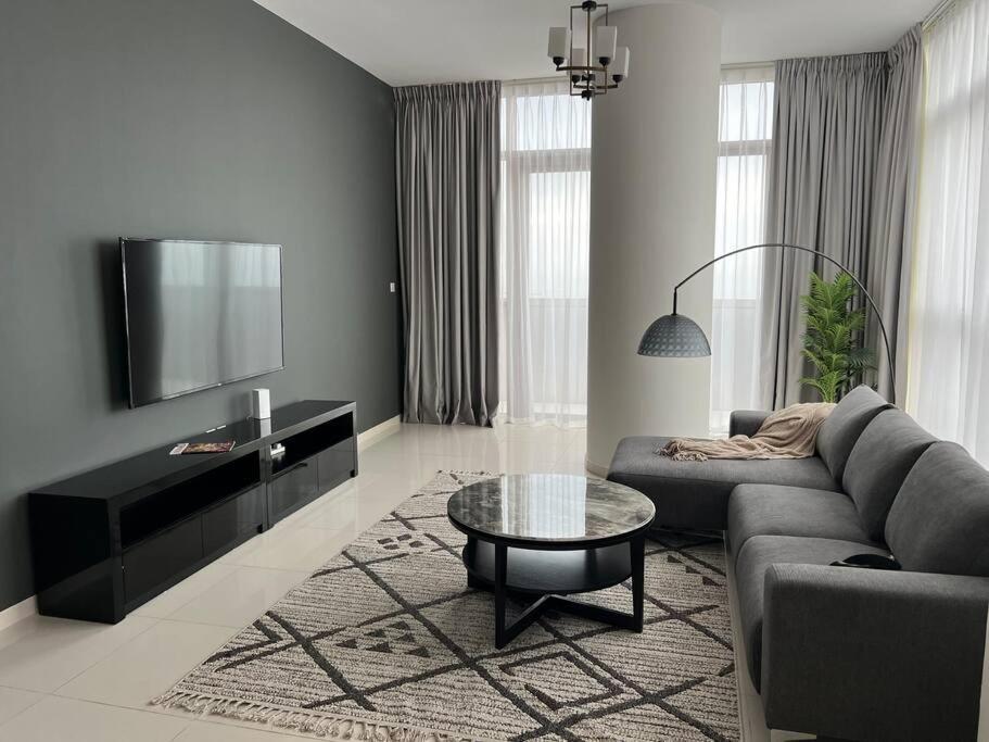 2br + Maid With Fantastic View Daire