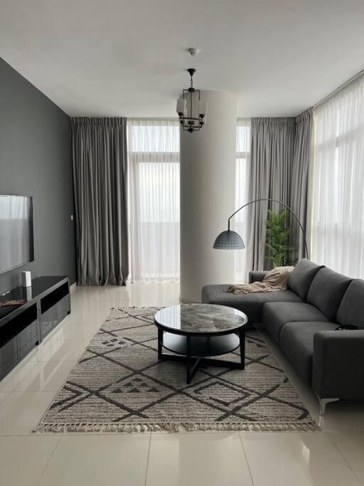 2br + Maid With Fantastic View Daire Dubai
