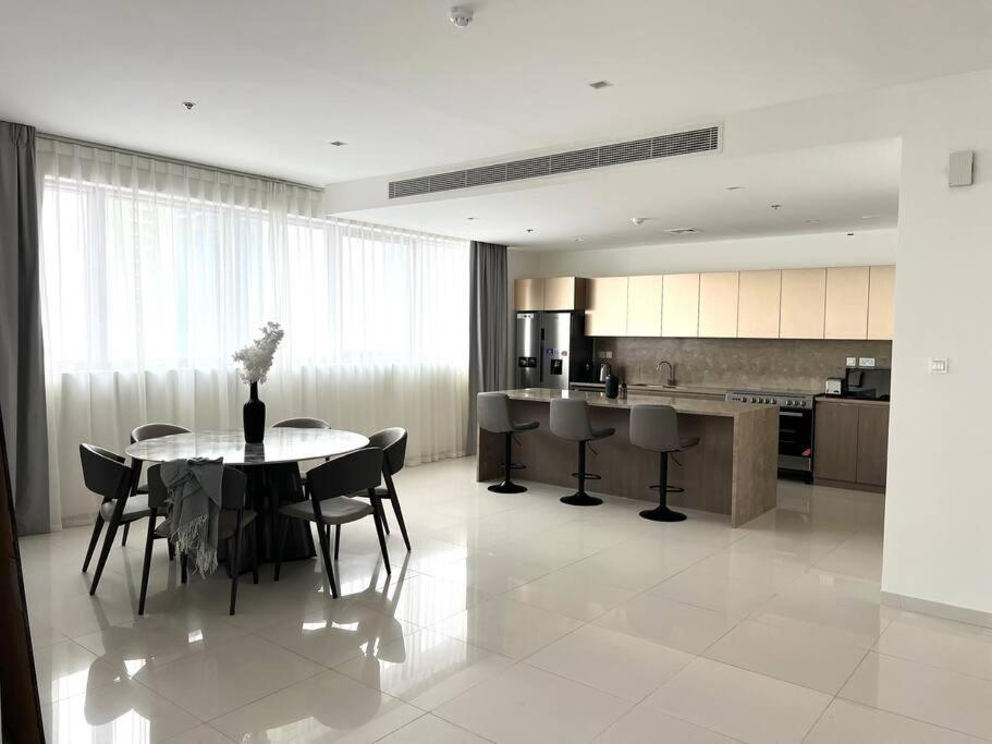 Daire 2br + Maid With Fantastic View Dubai