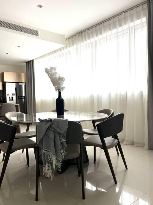 2br + Maid With Fantastic View Daire *