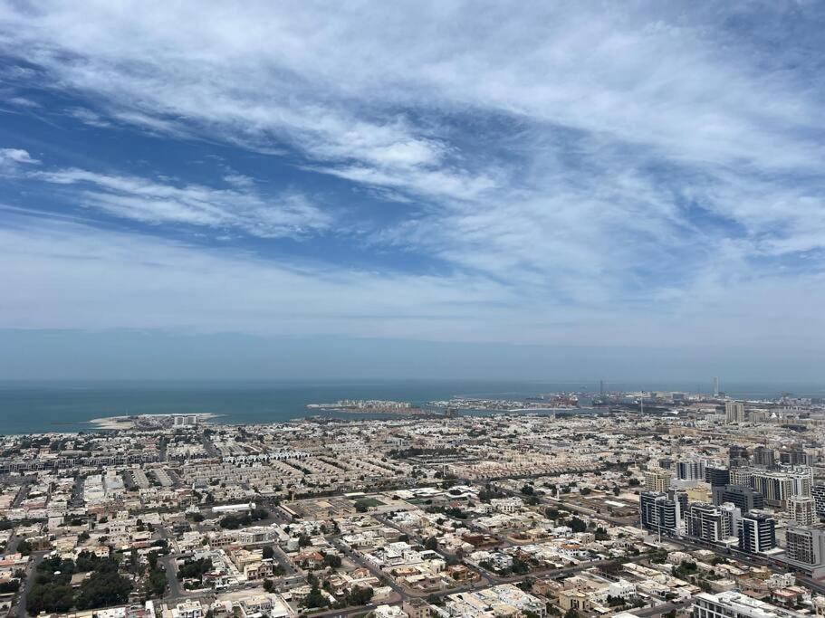 Daire 2br + Maid With Fantastic View Dubai