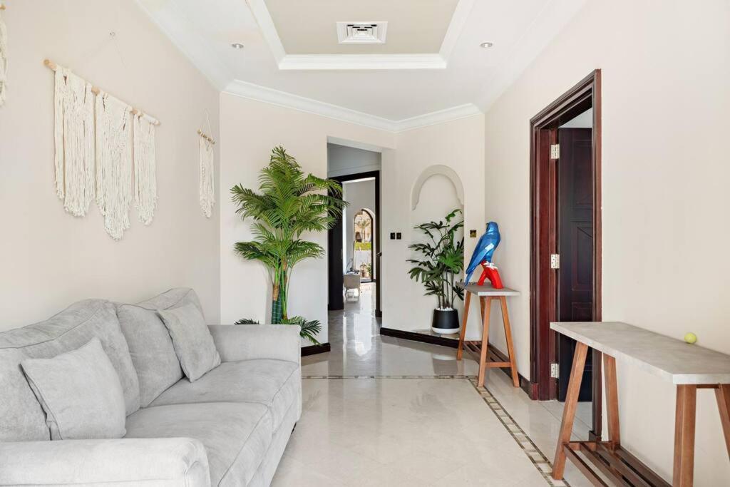 First Class Private Retreat In Paradise * Dubai