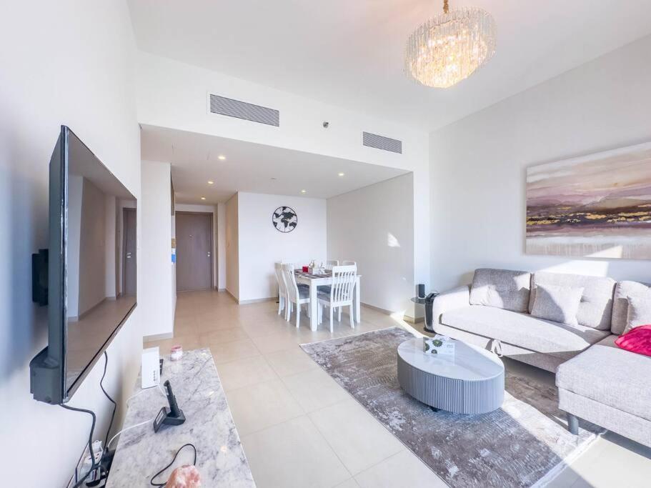 Downtown Views Live At Mall Apartment *