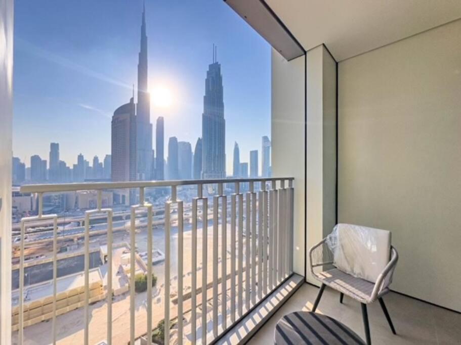Downtown Views Live At Mall Apartment *