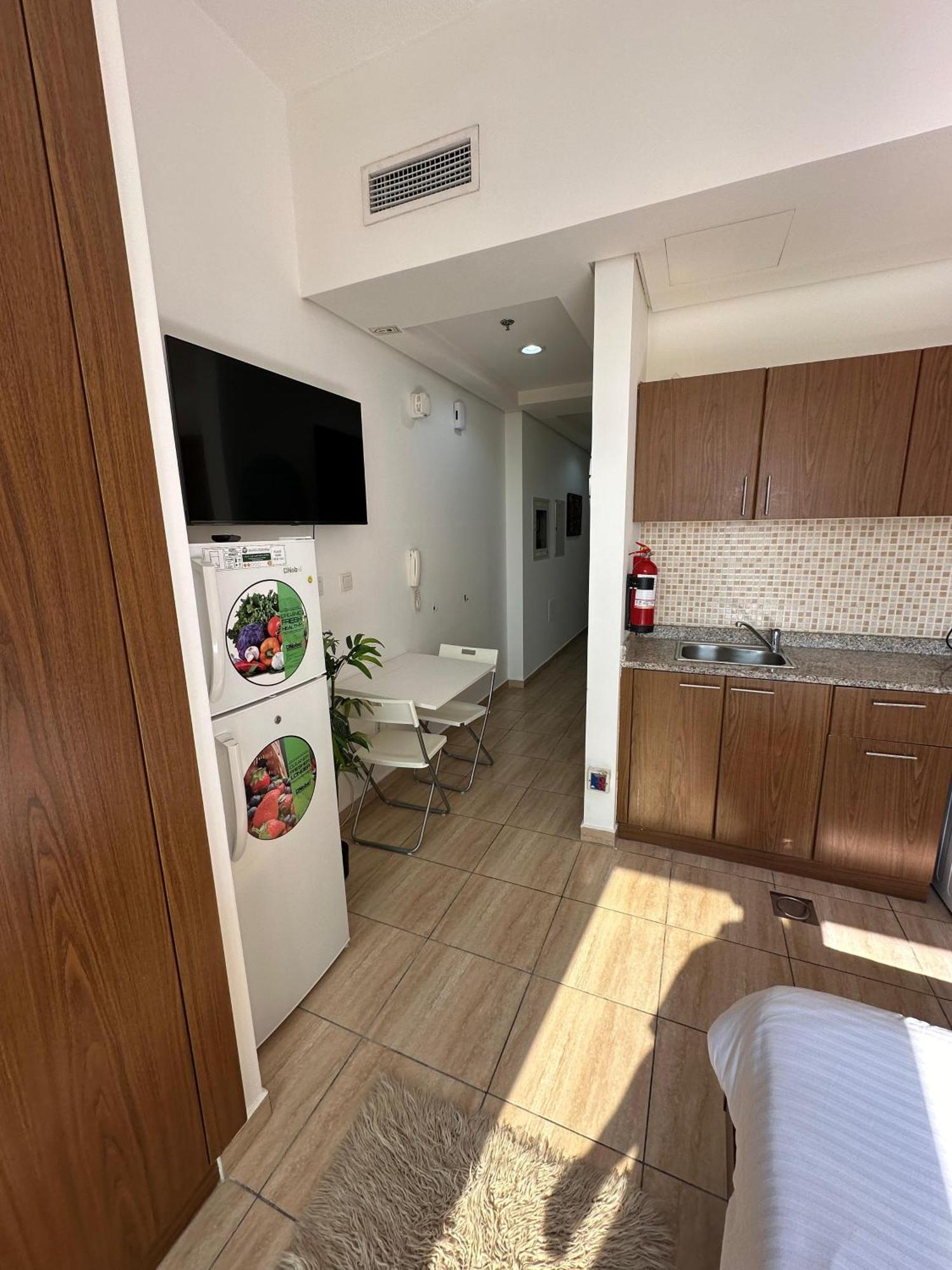 Daire Private With Kitchen, Bathroom, Pool, Parking, Free Gym Dubai