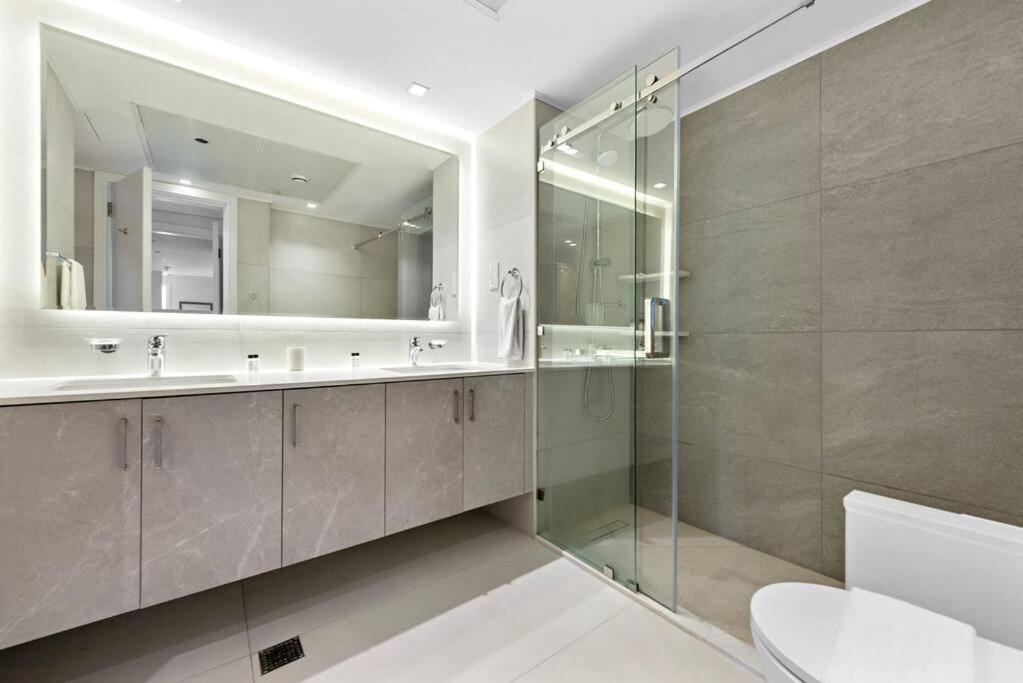 Apartment First Class 3br Expansive Luxury Haven