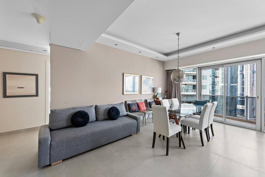 Apartment First Class 3br Expansive Luxury Haven