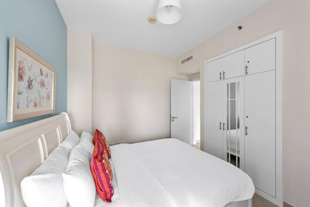 Apartment First Class 3br Expansive Luxury Haven Dubai